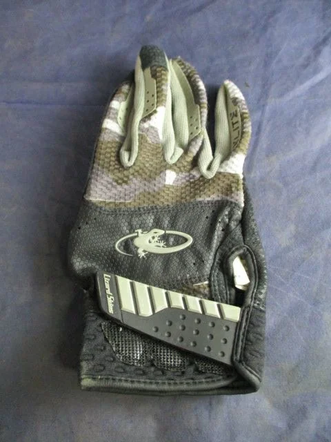 Baseball glove international shippingUsed Lizard Skins Elite Right Batting Glove Youth Large