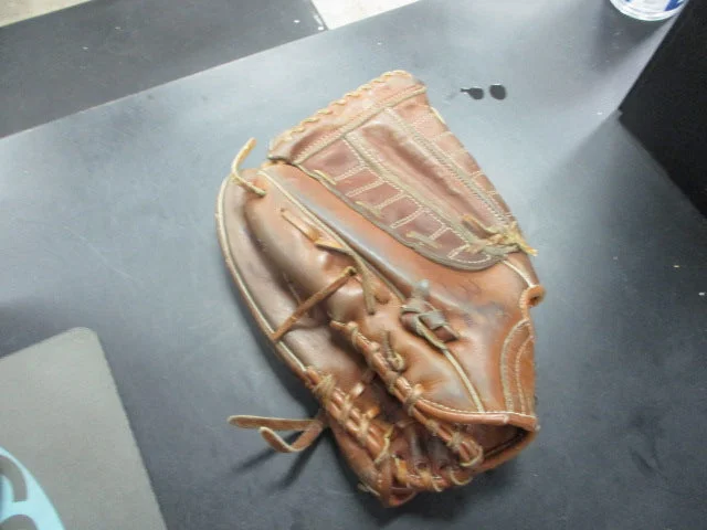 Baseball glove holiday salesVintage CMG Cannon Pro Model Leather Baseball Glove LH (Needs Re-Lace)