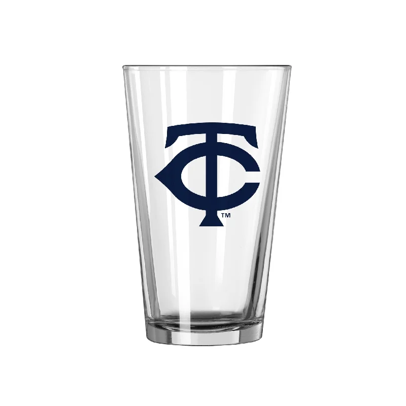 Team cups for cheerleading squadsMinnesota Twins Red 16oz Gameday Pint Glass