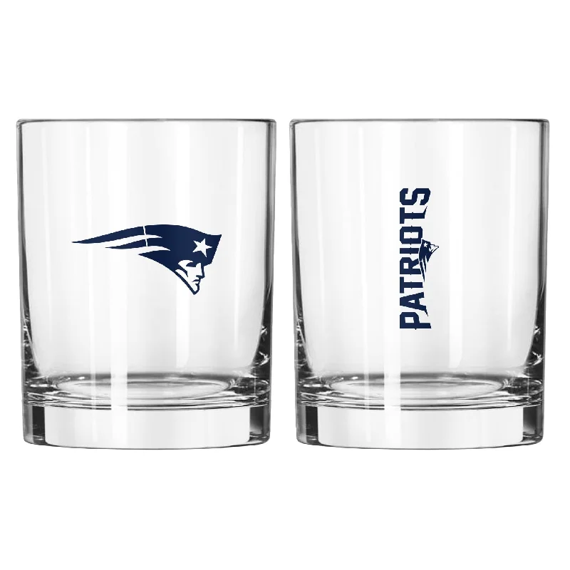 Team cups for family reunionsNew England Patriots 14oz Gameday Rocks Glass