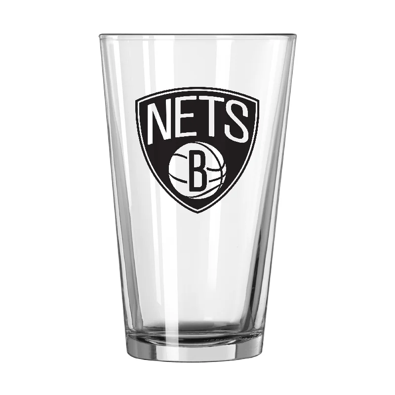 Team cups for debate teamsBrooklyn Nets 16oz Gameday Pint Glass